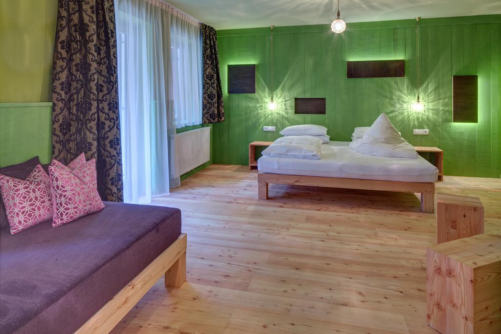 Frida Am Wald Otel Rasùn di Sotto Oda fotoğraf