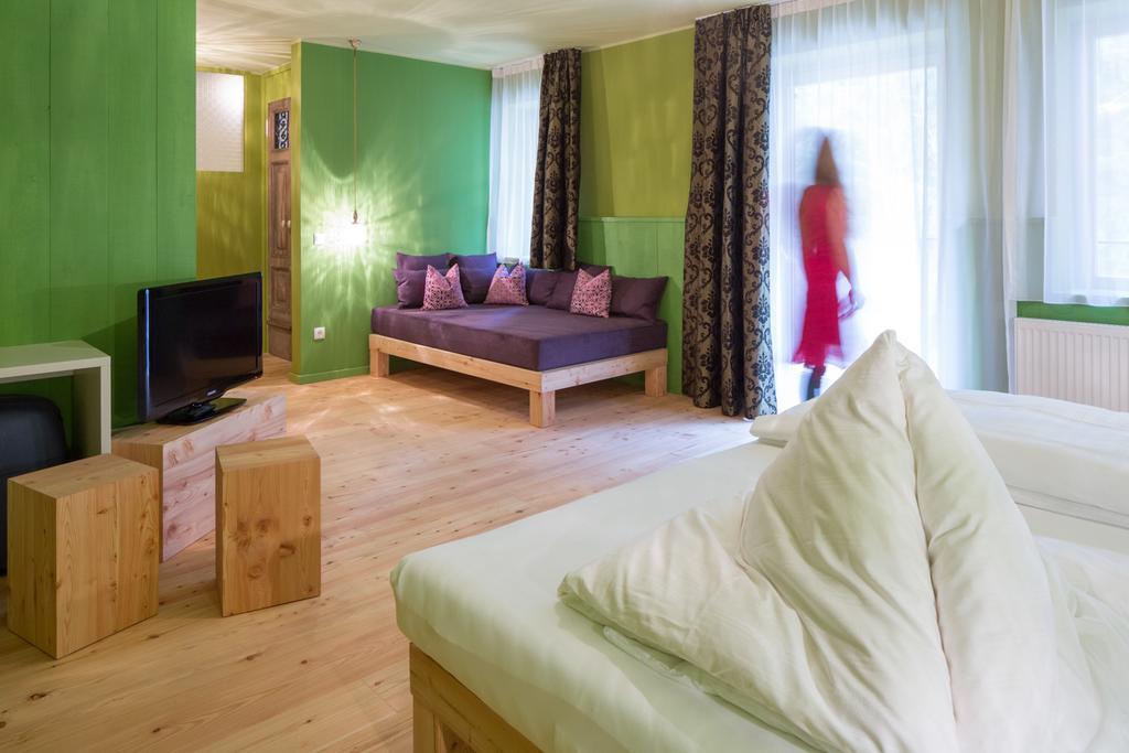 Frida Am Wald Otel Rasùn di Sotto Oda fotoğraf